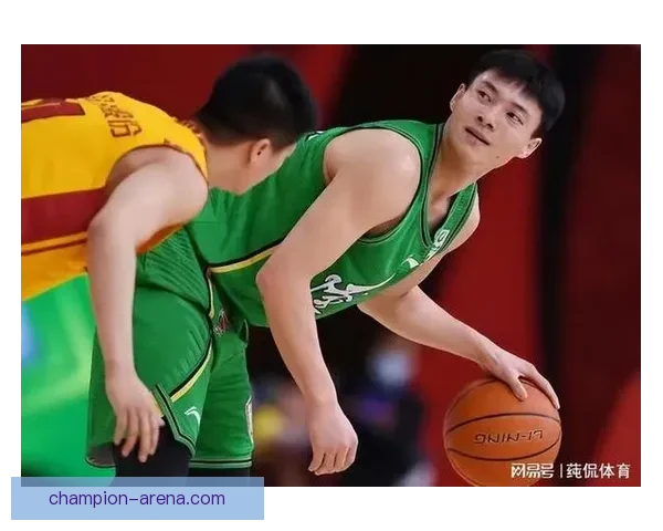 两米一顶薪悍将篮下空篮失手全场挂零球迷高呼交易离队