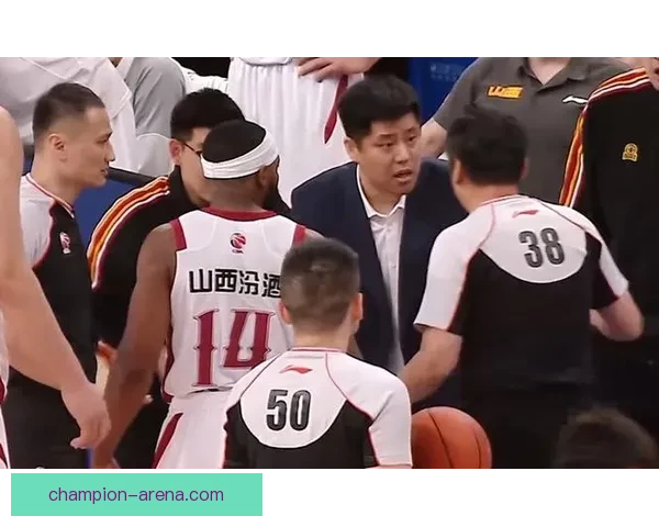 CBA赛场火爆冲突裁判连吹七技犯 迪亚洛潘江引争议双双被驱逐